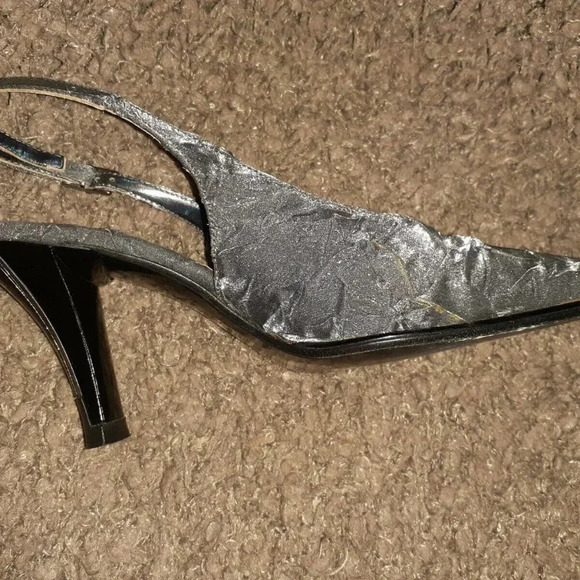 LORIBLU-Crushed Silk Silver Slingbacks-Leather Lining/Sole-Sz 34.5-4.5-Near Mint - Picture 8 of 8